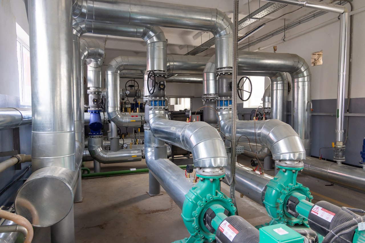 Цех с трубами